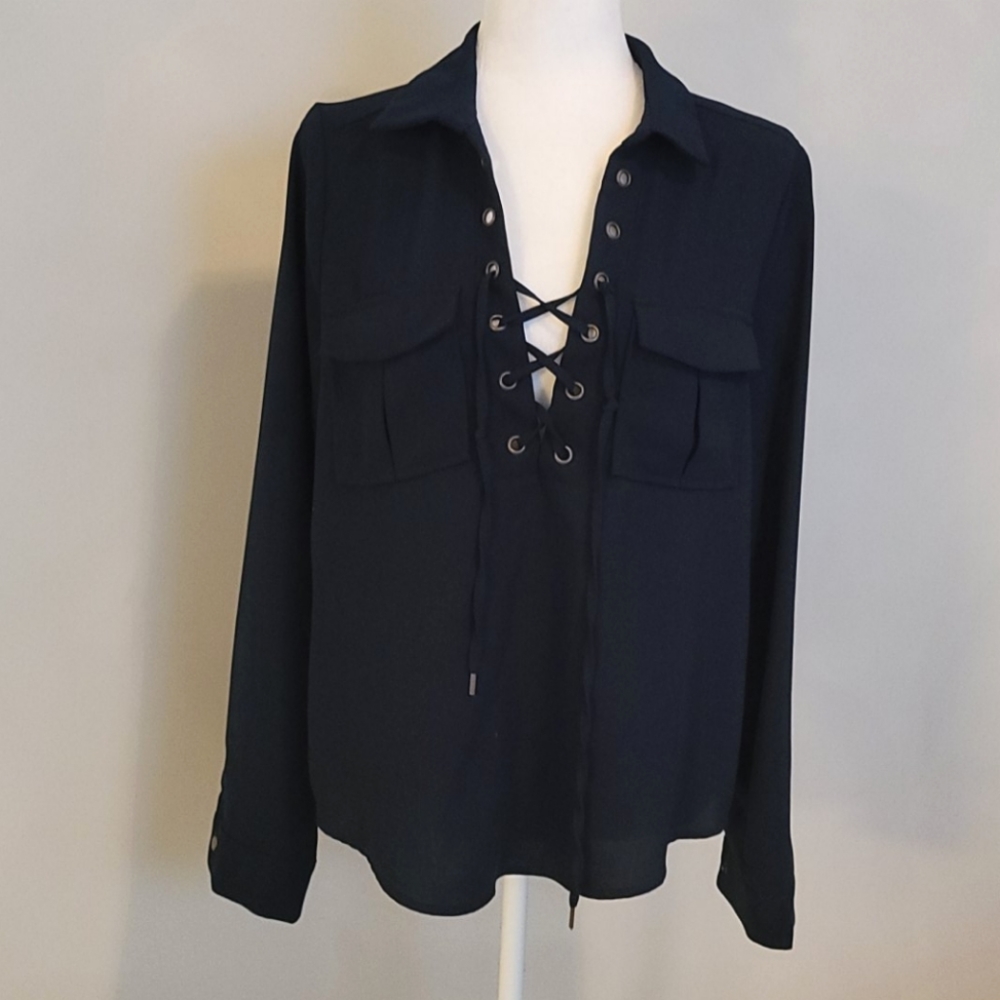 Cut tie front long sleeve blouse in navy
